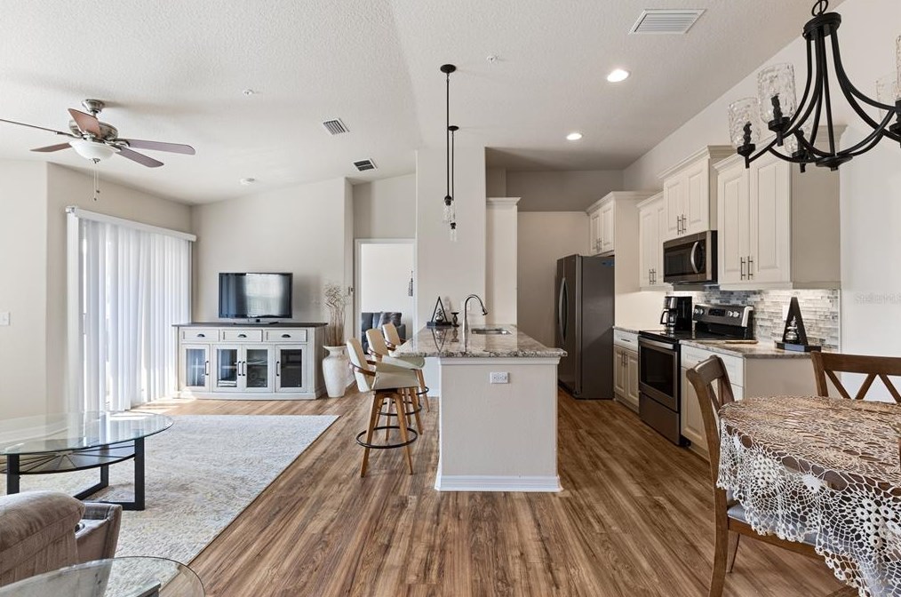 6421 Banyan Blvd #301, New Port Richey, FL 34652