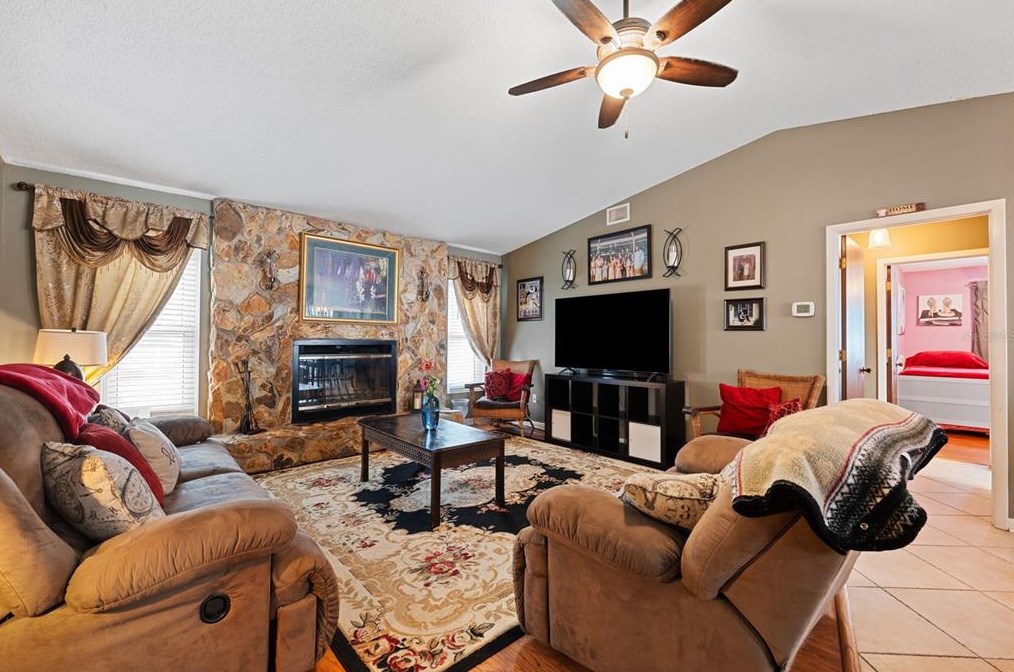 125 Cherry Laurel Dr, Palm Harbor FL  34683-4818 exterior