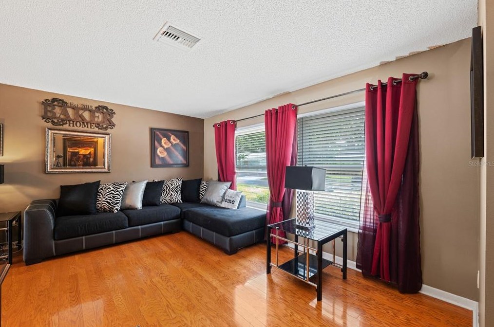 125 Cherry Laurel Dr, Palm Harbor FL  34683-4818 exterior