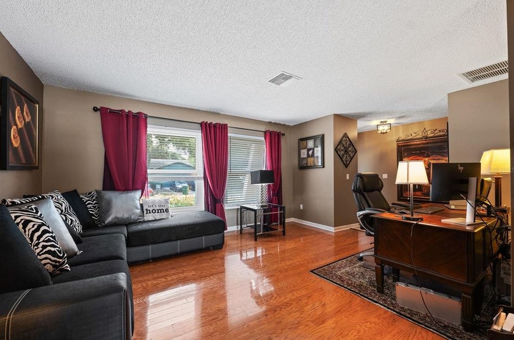 125 Cherry Laurel Dr, Palm Harbor FL  34683-4818 exterior