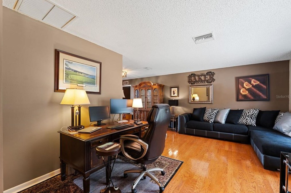 125 Cherry Laurel Dr, Palm Harbor FL  34683-4818 exterior