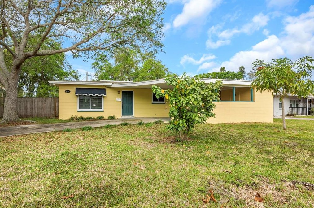 3746 Overlook Dr Ne, Saint Petersburg, FL 33703