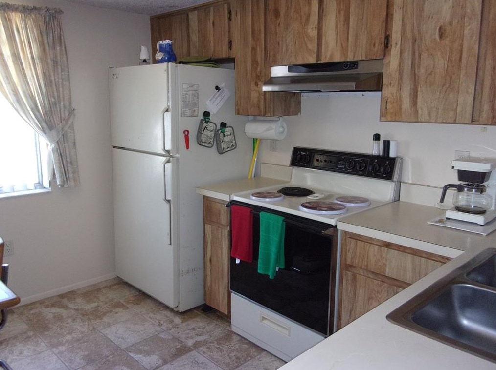 216 Cypress Ln, Oldsmar, FL 34677