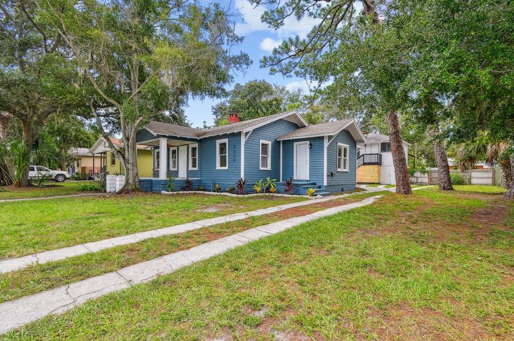 2329 7th St, Saint Petersburg, FL 33704-3303