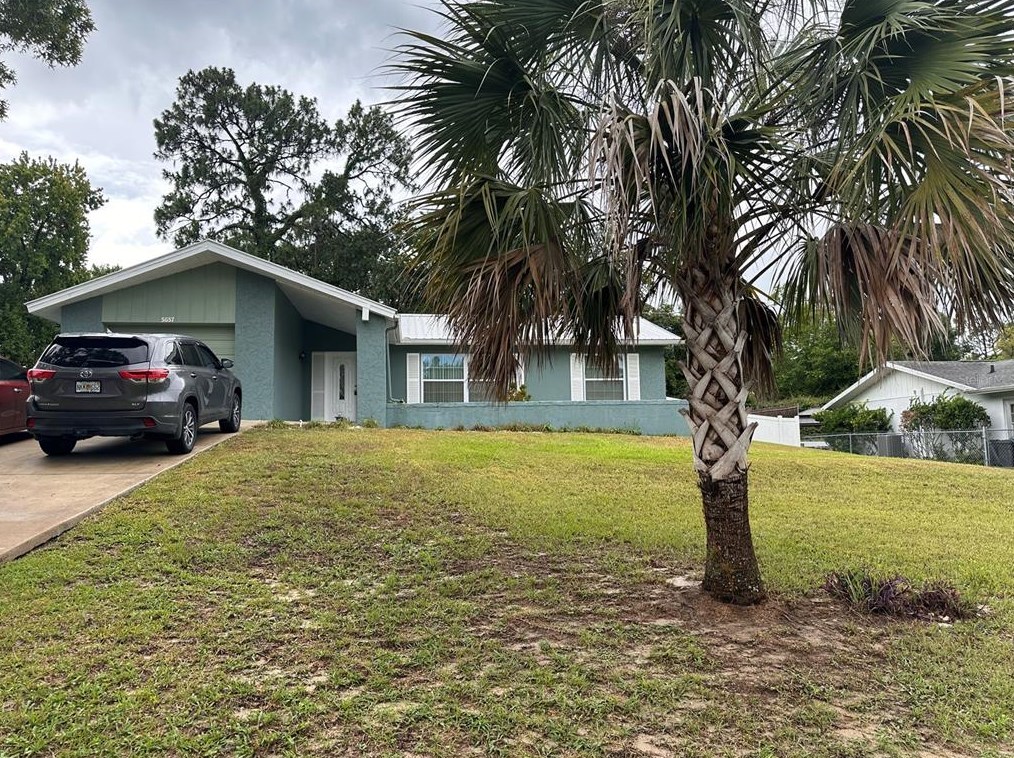 5657 Pine Cir, Crystal River, FL 34429-7768