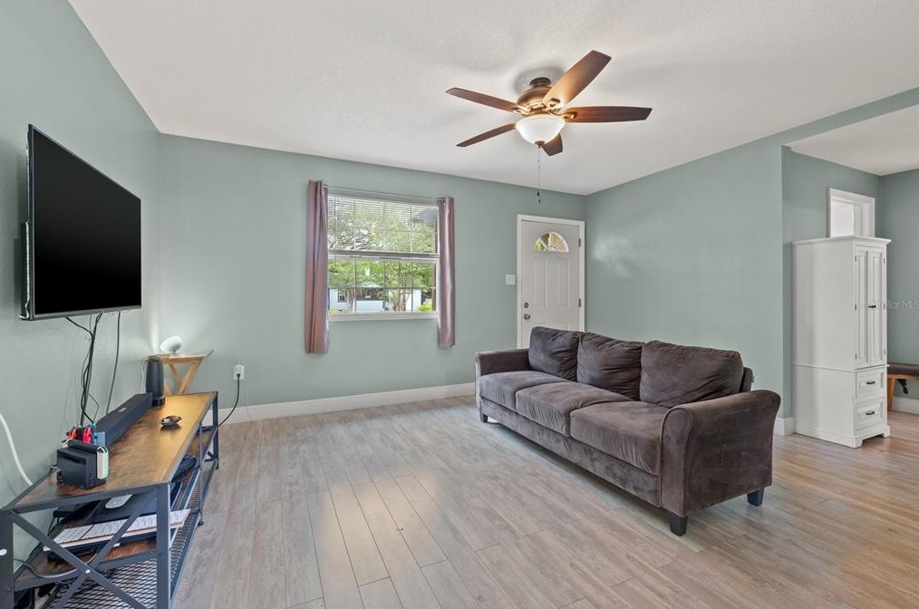 3306 18th Ave, Saint Petersburg FL  33712-2904 exterior