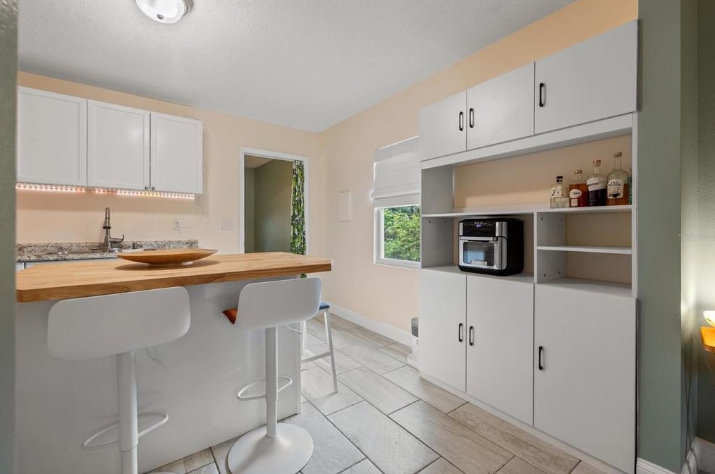 3306 18th Ave, Saint Petersburg FL  33712-2904 exterior