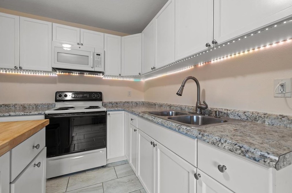 3306 18th Ave, Saint Petersburg FL  33712-2904 exterior