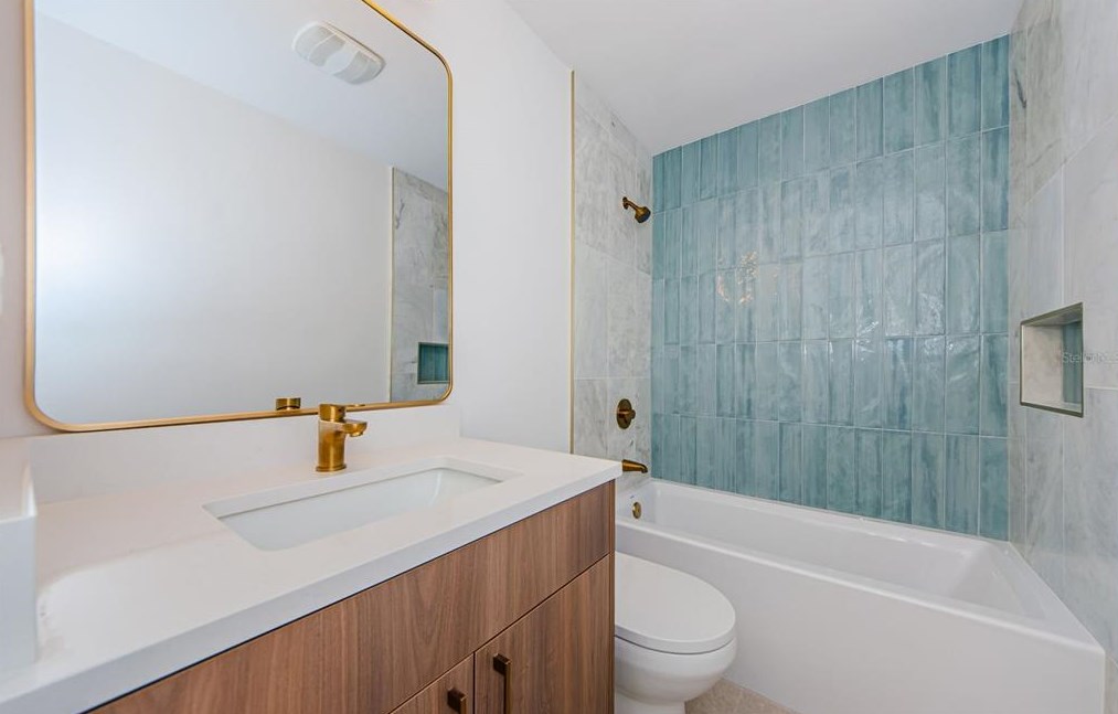 1787 45th St, Saint Petersburg FL  33713-4636 exterior