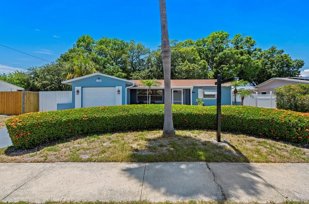 1730 58th St, Saint Petersburg, FL 33707-4105