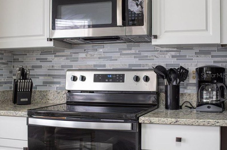 8665 Wellington Loop, Kissimmee FL  34747-1626 exterior