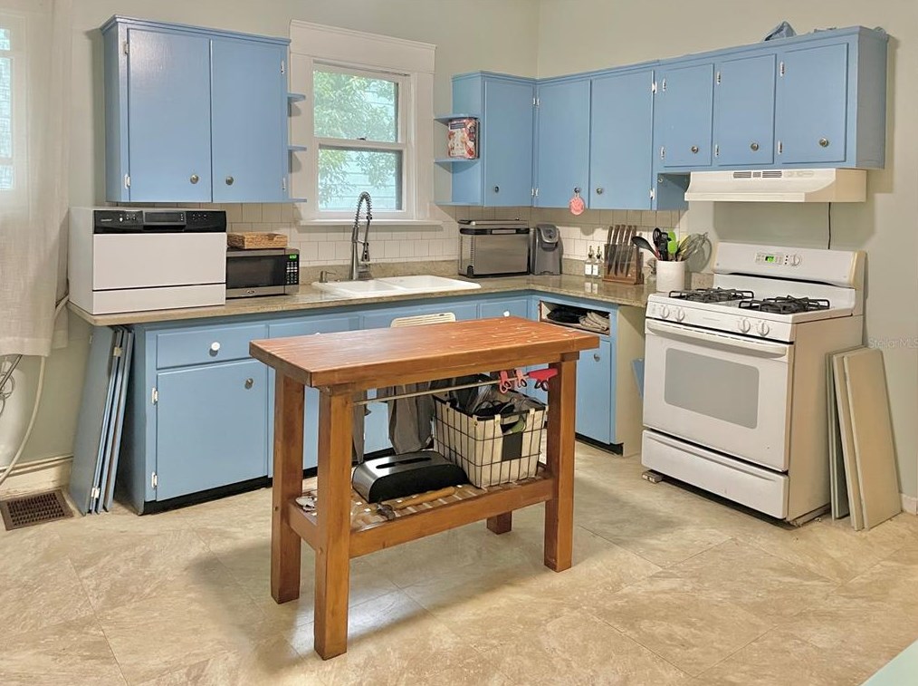 2808 Mitchell Ave, Tampa FL exterior