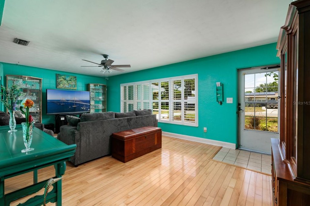 2482 67th Ave, Saint Petersburg FL  33712-5613 exterior