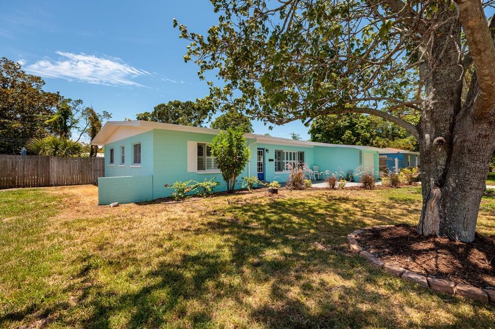 2482 67th Ave, Saint Petersburg FL  33712-5613 exterior