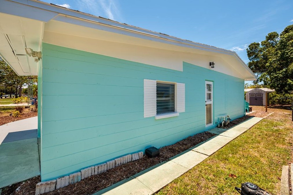 2482 67th Ave, Saint Petersburg FL  33712-5613 exterior
