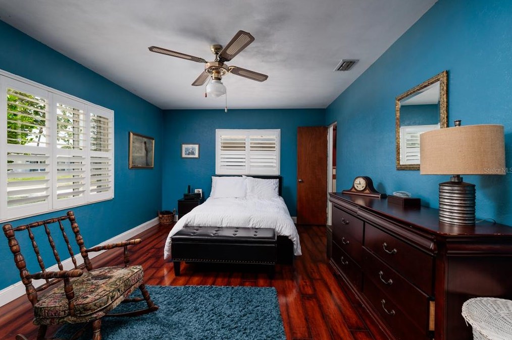 2482 67th Ave, Saint Petersburg FL  33712-5613 exterior