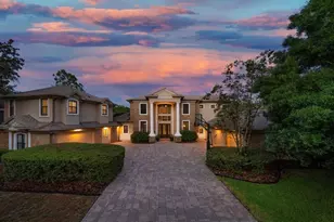 667 Richmond Close, Tarpon Springs, FL 34688 - Photo 1