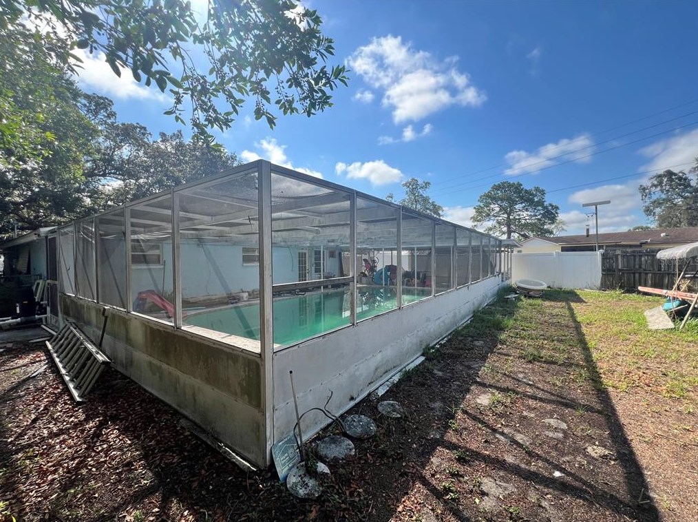 5654 Oceanic Rd, Tarpon Springs, FL 34690