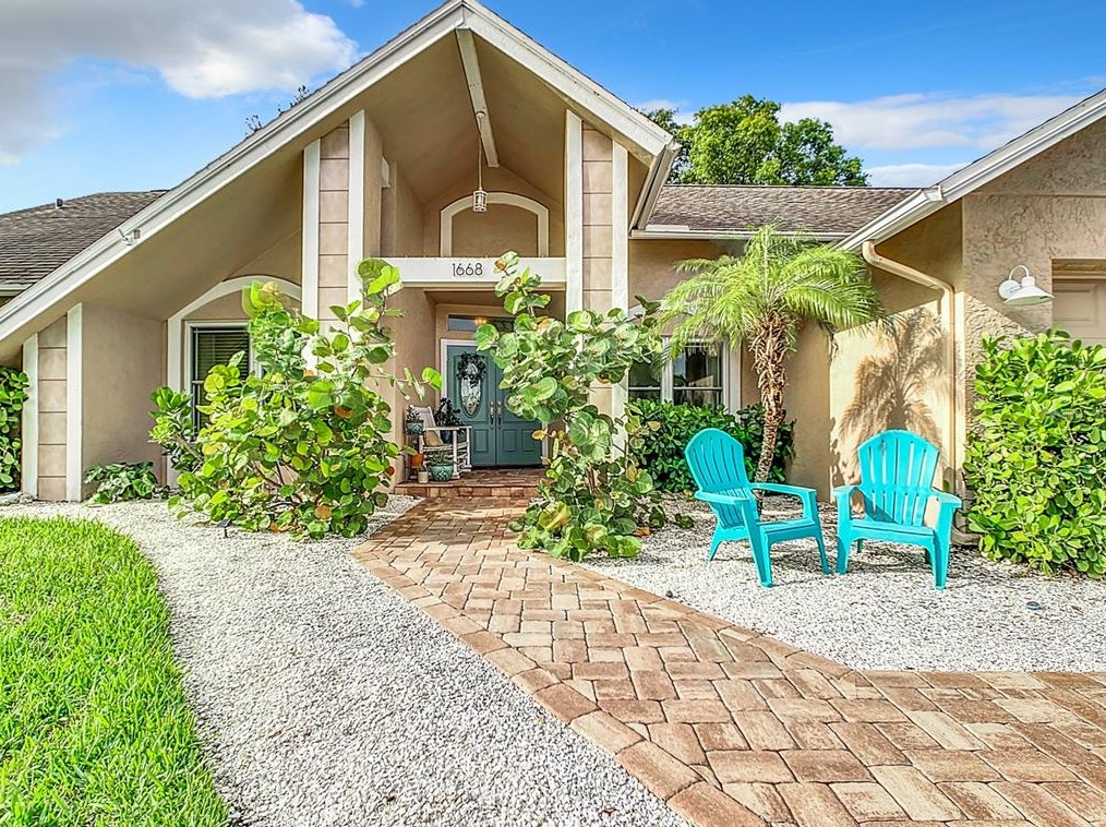 1668 Powder Ridge Dr, Palm Harbor, FL 34683