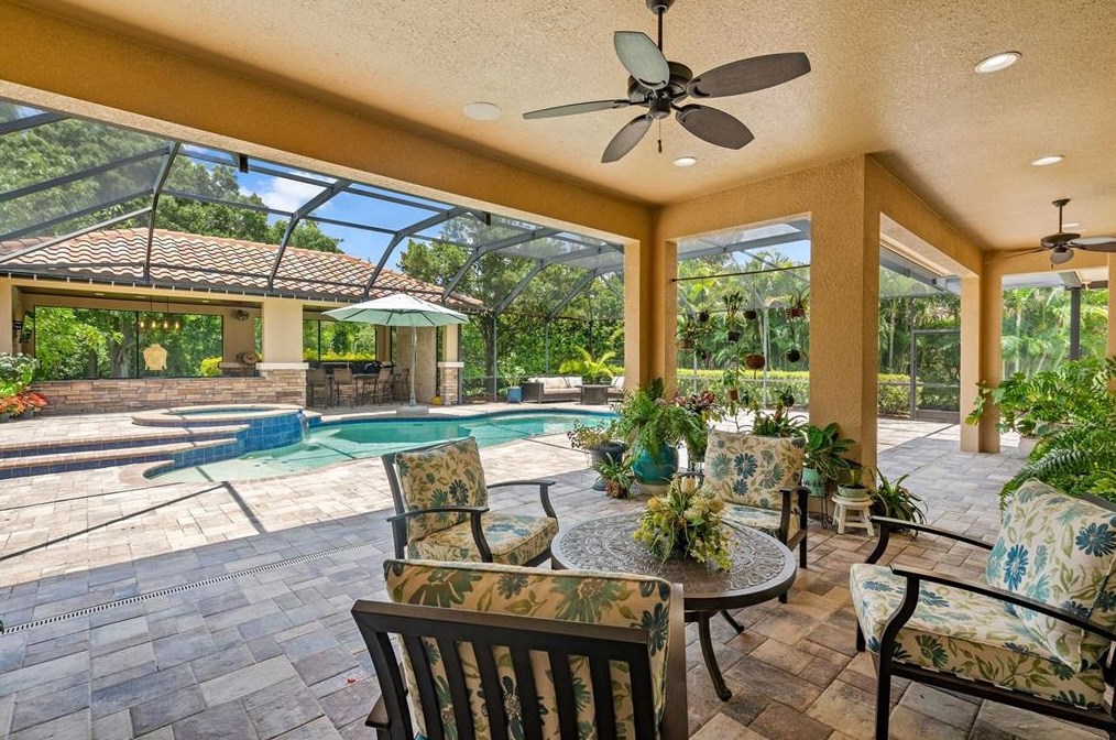17416 Varona Pl, Lutz, FL 33548
