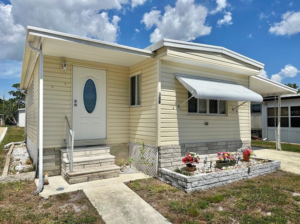 9790 66th St N #306, Pinellas Park, FL 33782