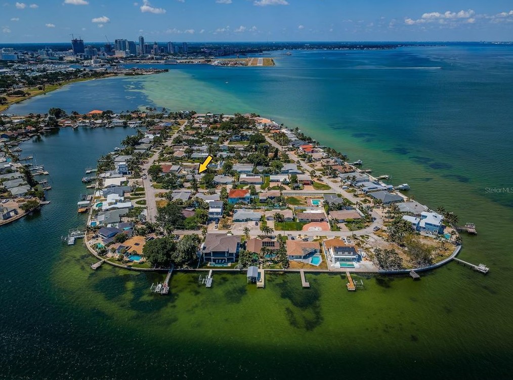515 26th Ave, Saint Petersburg, FL 33704-2829
