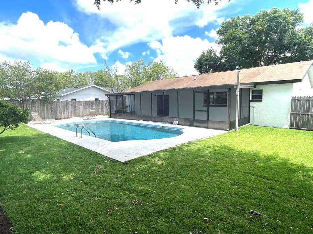 9448 86th Ave N, Largo, FL 33777