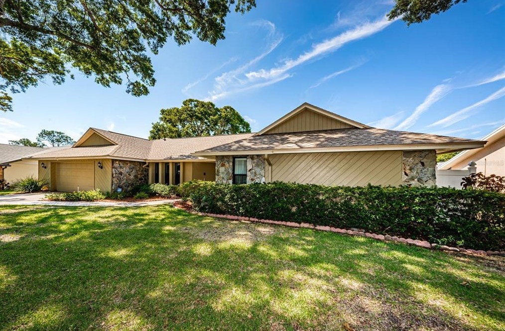 1680 Honeybear Ln, Dunedin, FL 34698