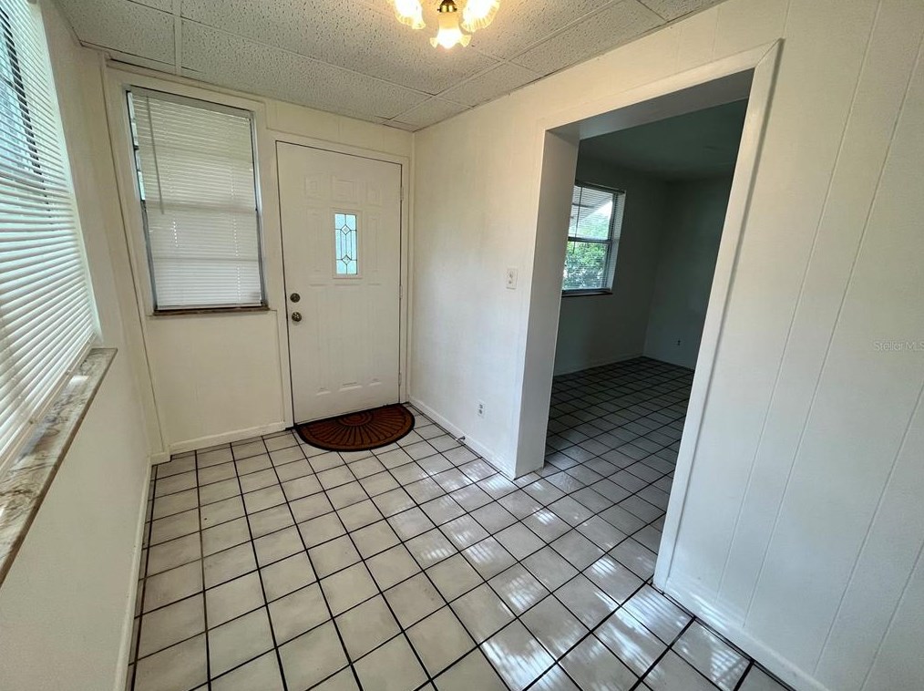 860 44th Ave N, Saint Petersburg, FL 33703
