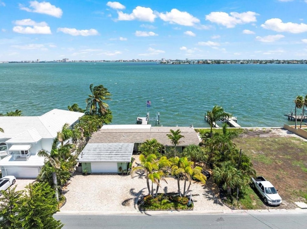 426 55th Ave, Saint Petersburg, FL 33703-3018