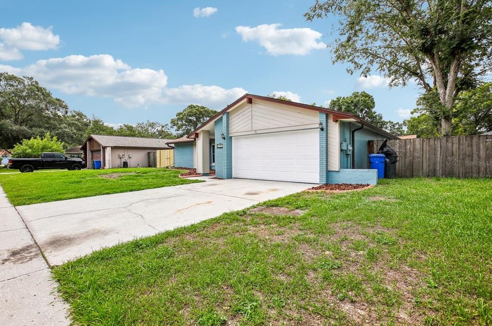 1911 Brill Dr, Lutz, FL 33549