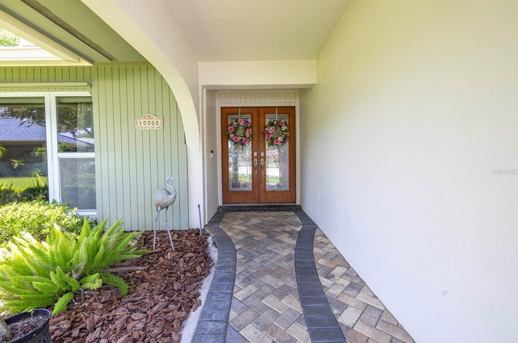 10008 Linden Pl Dr, Largo, FL 33776