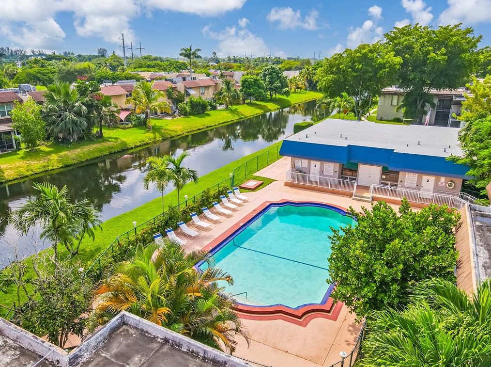 10395 N Kendall Dr #v7, Miami, FL 33176