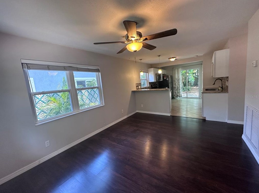 3840 6th Ave, Saint Petersburg, FL 33713-7515