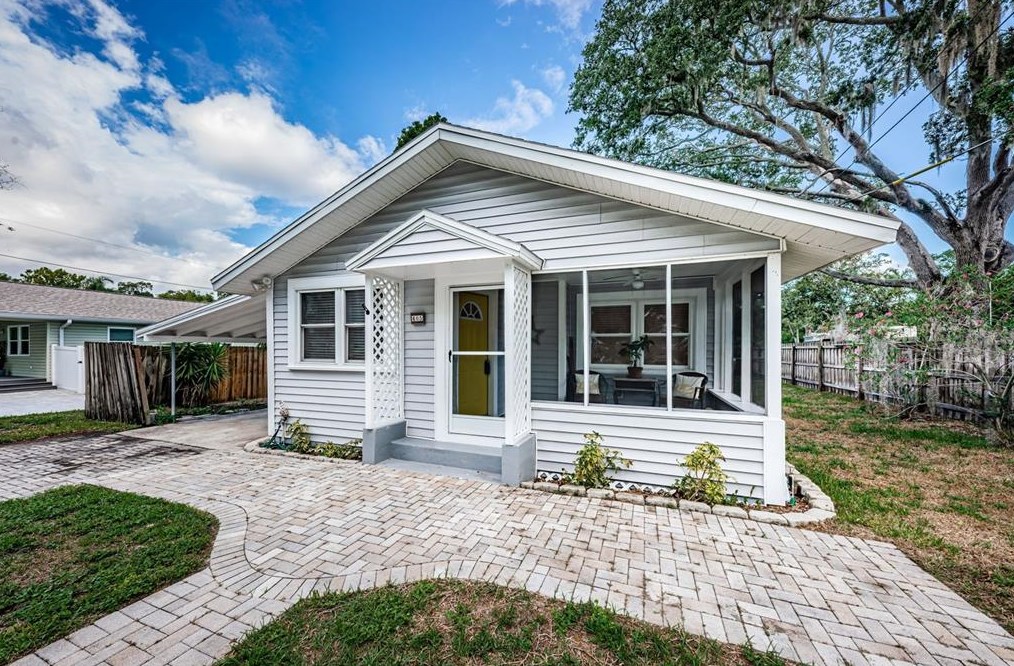 405 Dempsey Rd, Palm Harbor, FL 34683
