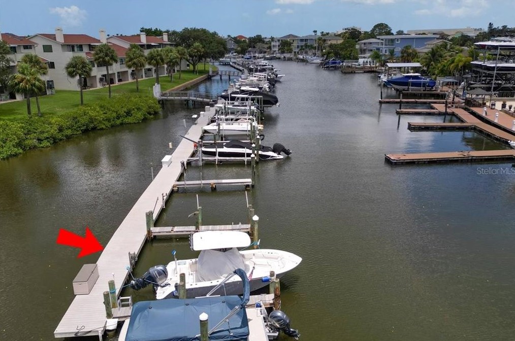645 Drake Ln N, Dunedin, FL 34698