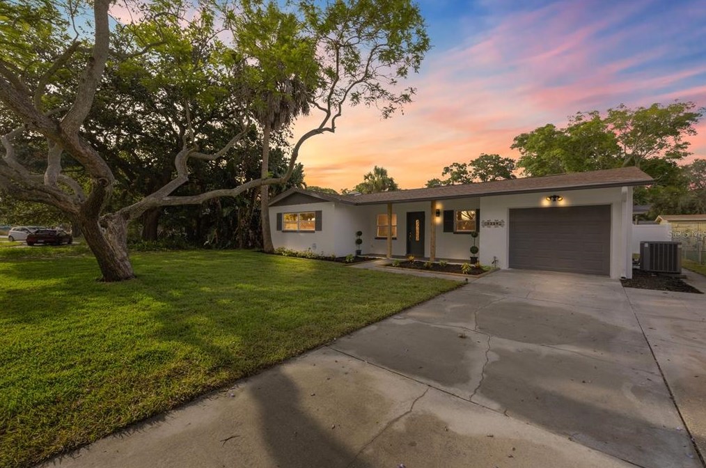6324 41st Ave, Saint Petersburg, FL 33709-4832