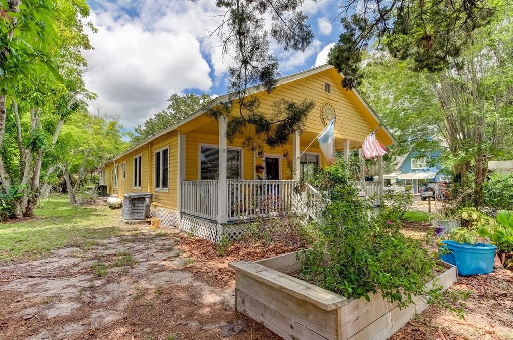 219 Grand Blvd, Tarpon Springs, FL 34689