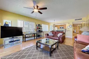 7532 Bayshore Dr, Treasure Island, FL 33706 - Photo 32