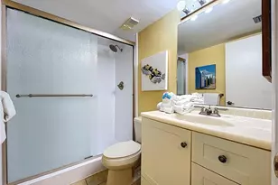 7532 Bayshore Dr, Treasure Island, FL 33706 - Photo 24