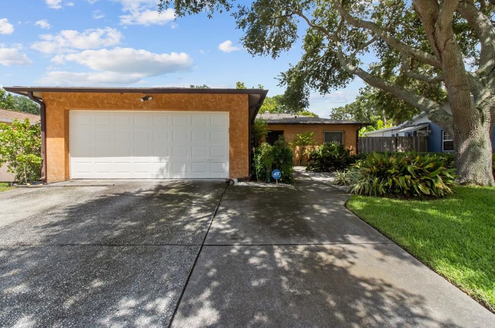 11125 Longhill Dr N, Pinellas Park, FL 33782