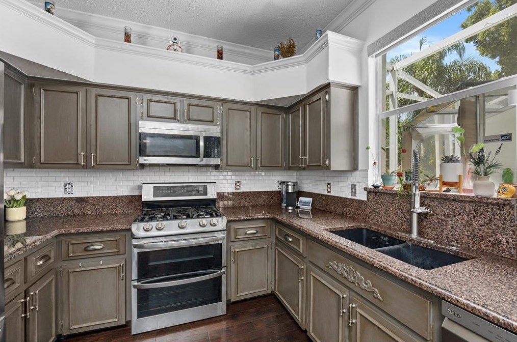 15652 Eastbourn Dr, Odessa FL  33556-2851 exterior