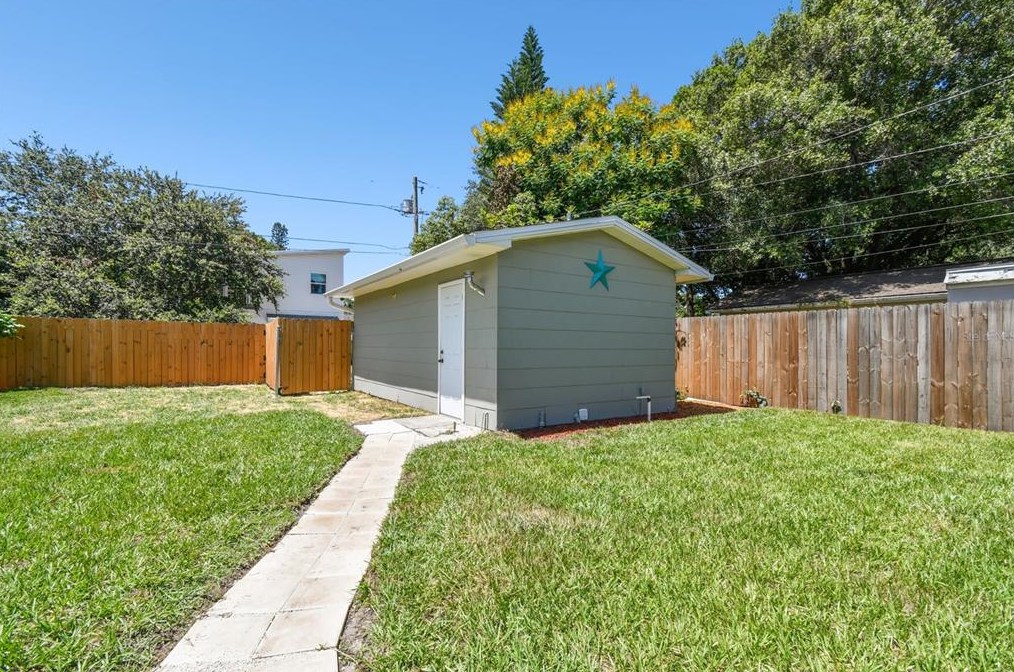 4320 3 Ave, Saint Petersburg FL  33711-1129 exterior