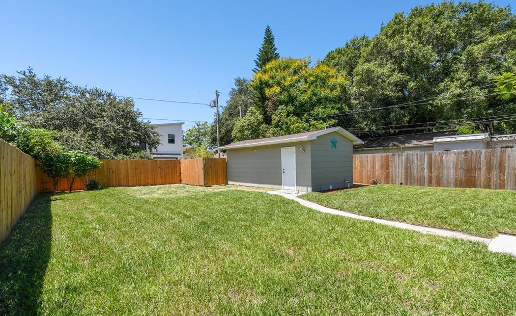 4320 3 Ave, Saint Petersburg FL  33711-1129 exterior