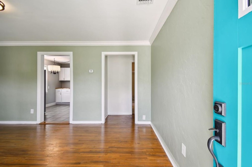 4320 3 Ave, Saint Petersburg FL  33711-1129 exterior