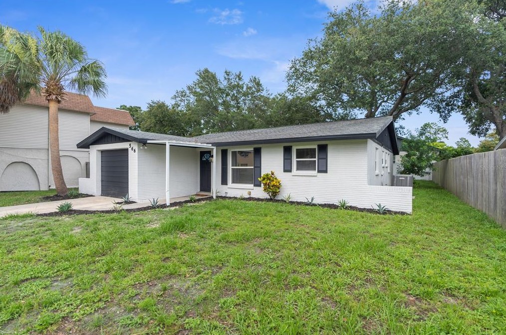 566 36th St Se, Largo, FL 33771