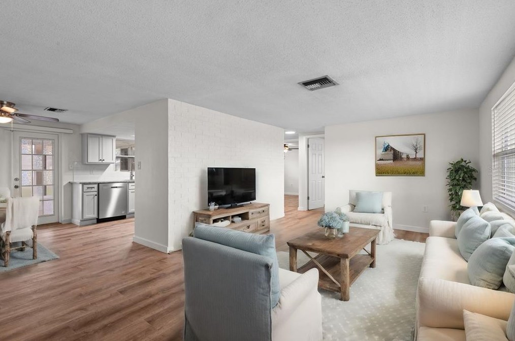2055 Norfolk Dr, Tarpon Springs, FL 34691