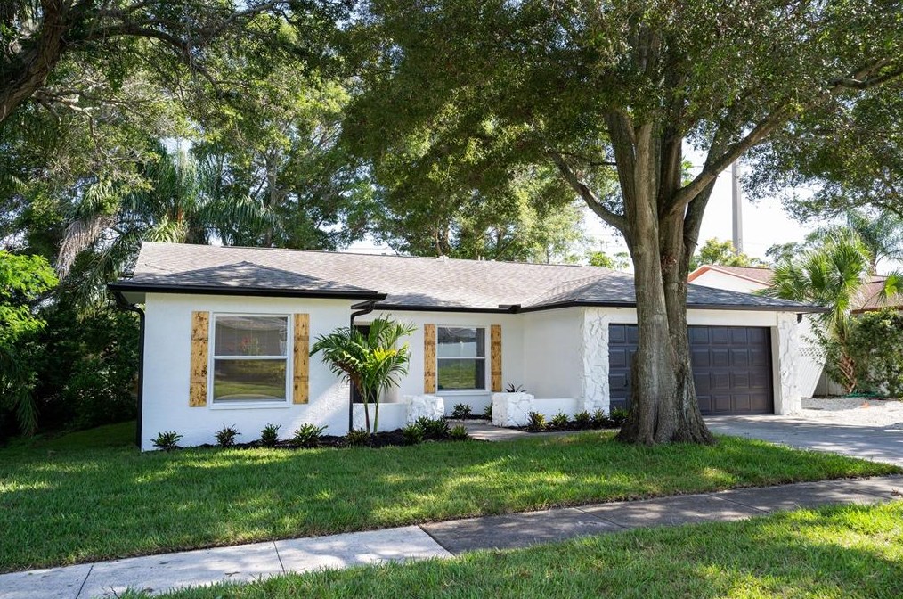 1810 Willow Oak Dr, Palm Harbor, FL 34683