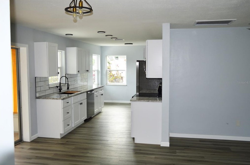12082 86th Ave, Largo, FL 33772