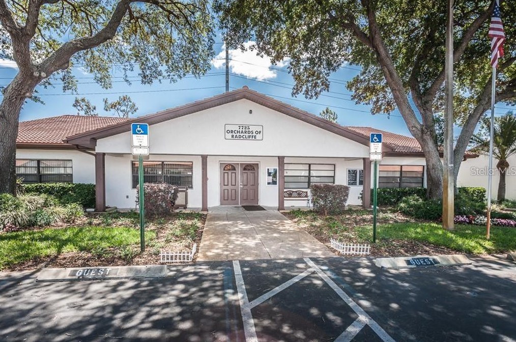 7931 Radcliffe Cir, Port Richey FL 34668-5936 exterior